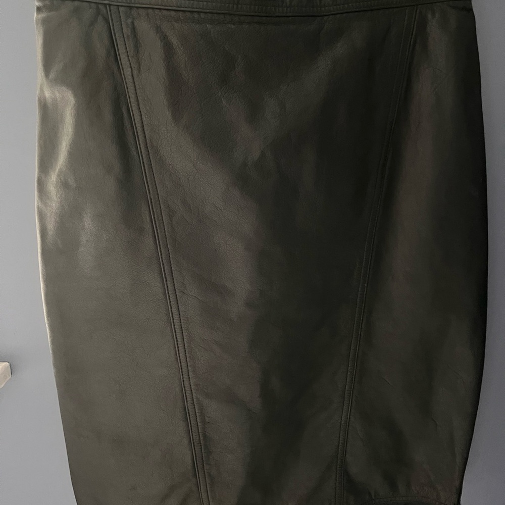 Michelle Stuart Vintage Black Leather Skirt size 9/10